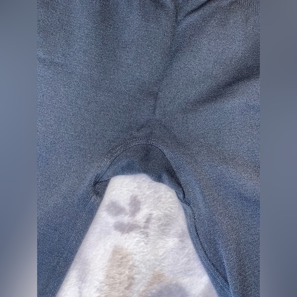 BNWOT SET ACTIVE SCULPTFLEX® LEGGINGS - Picture 7 of 8